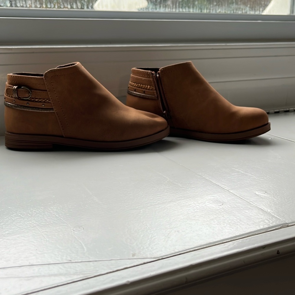 Girls Ankle Boots Sz 13 - Caramel Color